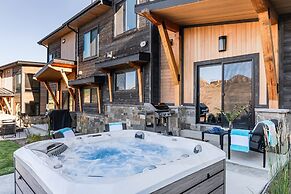 Ski La Vie by Avantstay Hot Tub Game Room Near the Ski Slopes