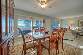 Compass 17 by Avantstay Minutes to the Beach Community Pool