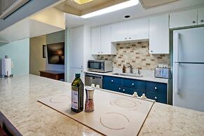 Compass 17 by Avantstay Minutes to the Beach Community Pool