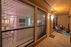 Compass 17 by Avantstay Minutes to the Beach Community Pool