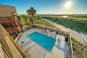 Compass 17 by Avantstay Minutes to the Beach Community Pool