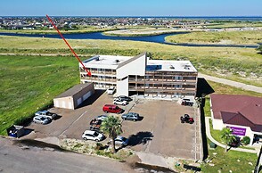 Compass 17 by Avantstay Minutes to the Beach Community Pool