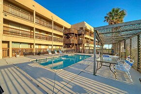 Compass 17 by Avantstay Minutes to the Beach Community Pool