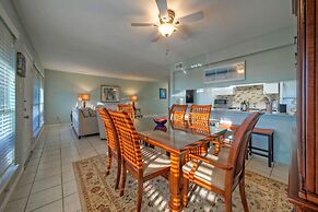 Compass 17 by Avantstay Minutes to the Beach Community Pool