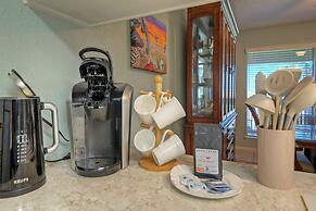 Compass 17 by Avantstay Minutes to the Beach Community Pool