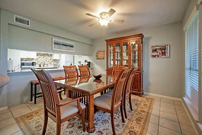 Compass 17 by Avantstay Minutes to the Beach Community Pool