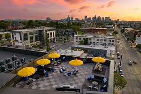 The Carter 404 by Avantstay Mins to Downtown