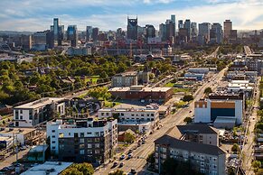 The Carter 404 by Avantstay Mins to Downtown