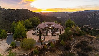 Cleveland Vista by Avantstay Pool Hot Tub Fire Pit Panoramic Views