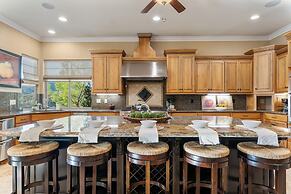 Cleveland Vista by Avantstay Pool Hot Tub Fire Pit Panoramic Views