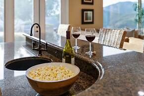 Cleveland Vista by Avantstay Pool Hot Tub Fire Pit Panoramic Views