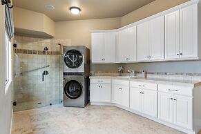 Cleveland Vista by Avantstay Pool Hot Tub Fire Pit Panoramic Views