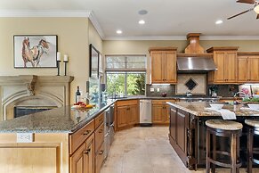 Cleveland Vista by Avantstay Pool Hot Tub Fire Pit Panoramic Views