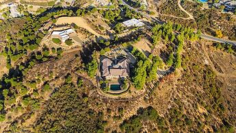 Cleveland Vista by Avantstay Pool Hot Tub Fire Pit Panoramic Views