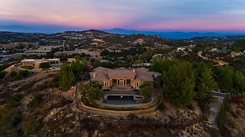 Cleveland Vista by Avantstay Pool Hot Tub Fire Pit Panoramic Views