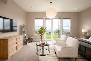 Colina by Avantstay Secluded Mountain Top Oasis w Pool Hot Tub Putting