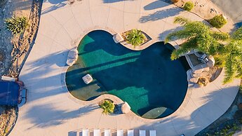 Colina by Avantstay Secluded Mountain Top Oasis w Pool Hot Tub Putting