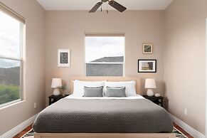 Colina by Avantstay Secluded Mountain Top Oasis w Pool Hot Tub Putting