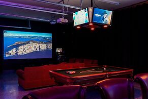 Colina by Avantstay Secluded Mountain Top Oasis w Pool Hot Tub Putting