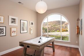 Colina by Avantstay Secluded Mountain Top Oasis w Pool Hot Tub Putting