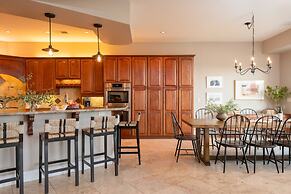 Colina by Avantstay Secluded Mountain Top Oasis w Pool Hot Tub Putting