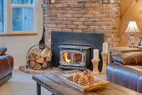 Westlake Cabin by Avantstay Hot Tub Near Skiing Walk to Restaurants La