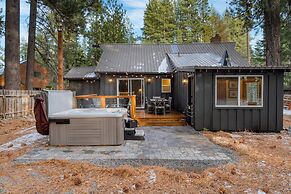 Westlake Cabin by Avantstay Hot Tub Near Skiing Walk to Restaurants La