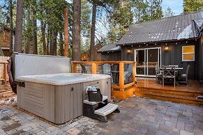 Westlake Cabin by Avantstay Hot Tub Near Skiing Walk to Restaurants La