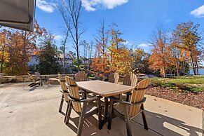 The Grand on Greenbay-7 Bedrooms Sleeps 21 Modern new Build