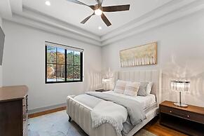 The Grand on Greenbay-7 Bedrooms Sleeps 21 Modern new Build