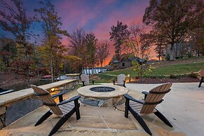 The Grand on Greenbay-7 Bedrooms Sleeps 21 Modern new Build