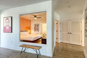 The Carter 401 by Avantstay 4BR Balcony