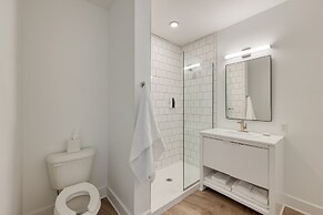 The Carter 401 by Avantstay 4BR Balcony