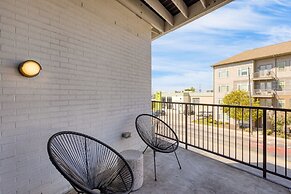 The Carter 401 by Avantstay 4BR Balcony