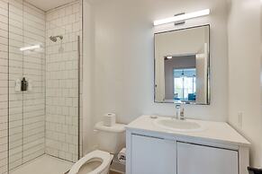 The Carter 401 by Avantstay 4BR Balcony