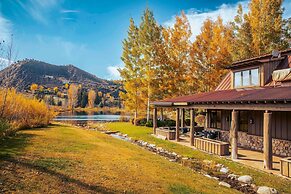Twin Creeks Ranch Luxury Aspen Group Retreat 25-acres Guest House