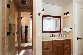 Twin Creeks Ranch Luxury Aspen Group Retreat 25-acres Guest House