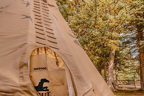 Twin Creeks Ranch Luxury Aspen Group Retreat 25-acres Guest House