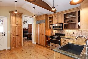 Twin Creeks Ranch Luxury Aspen Group Retreat 25-acres Guest House