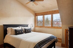 Twin Creeks Ranch Luxury Aspen Group Retreat 25-acres Guest House