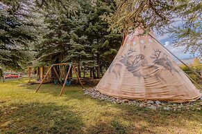 Twin Creeks Ranch Luxury Aspen Group Retreat 25-acres Guest House