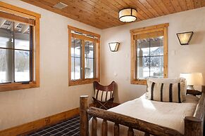 Twin Creeks Ranch Luxury Aspen Group Retreat 25-acres Guest House