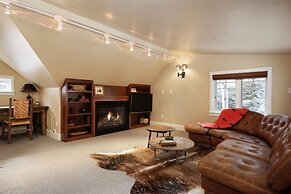 Twin Creeks Ranch Luxury Aspen Group Retreat 25-acres Guest House