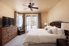 Twin Creeks Ranch Luxury Aspen Group Retreat 25-acres Guest House