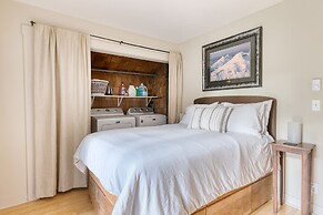 Riverfront Bend by Avantstay Private Dock Kayaks Large Yard w Views Ho