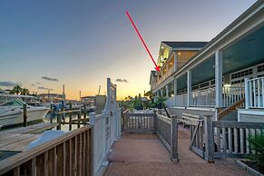 Blue Marlin at Trout Street Balcony w Marina Views Walk to Port A Nigh