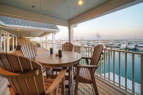 Blue Marlin at Trout Street Balcony w Marina Views Walk to Port A Nigh