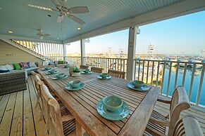 Blue Marlin at Trout Street Balcony w Marina Views Walk to Port A Nigh