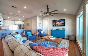 Blue Marlin at Trout Street Balcony w Marina Views Walk to Port A Nigh