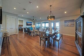 Blue Marlin at Trout Street Balcony w Marina Views Walk to Port A Nigh